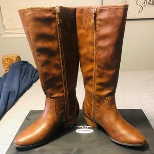 Dr. Scholl’s brown wide calf boots worn once